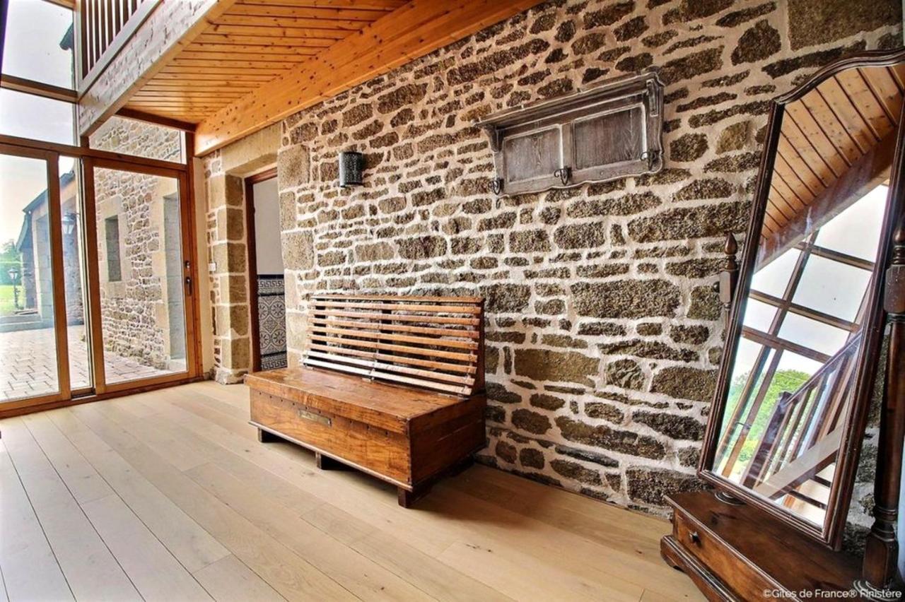 Maison Spacieuse A Plougonven Avec Jacuzzi Et Jardin Zewnętrze zdjęcie