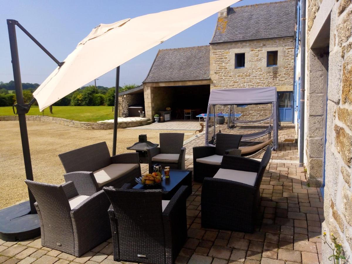 Maison Spacieuse A Plougonven Avec Jacuzzi Et Jardin Zewnętrze zdjęcie