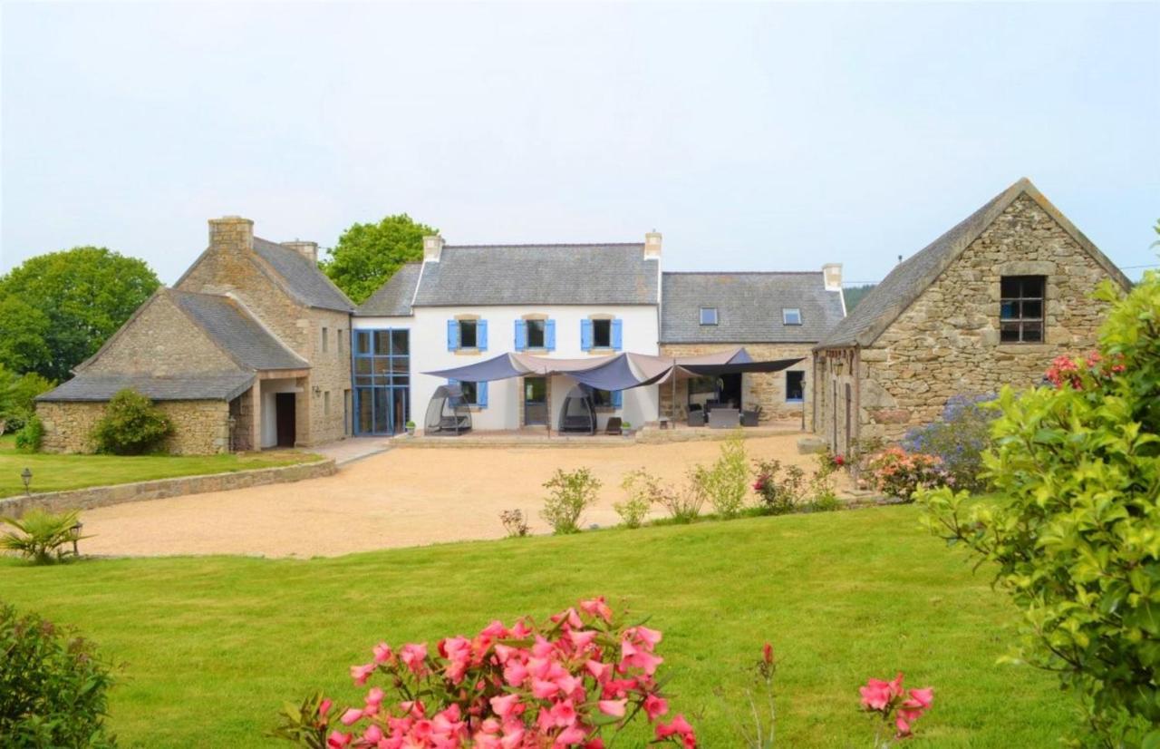 Maison Spacieuse A Plougonven Avec Jacuzzi Et Jardin Zewnętrze zdjęcie